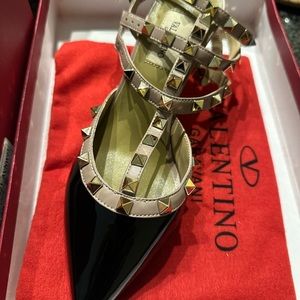 Brand New Valentino Rockstud pumps
